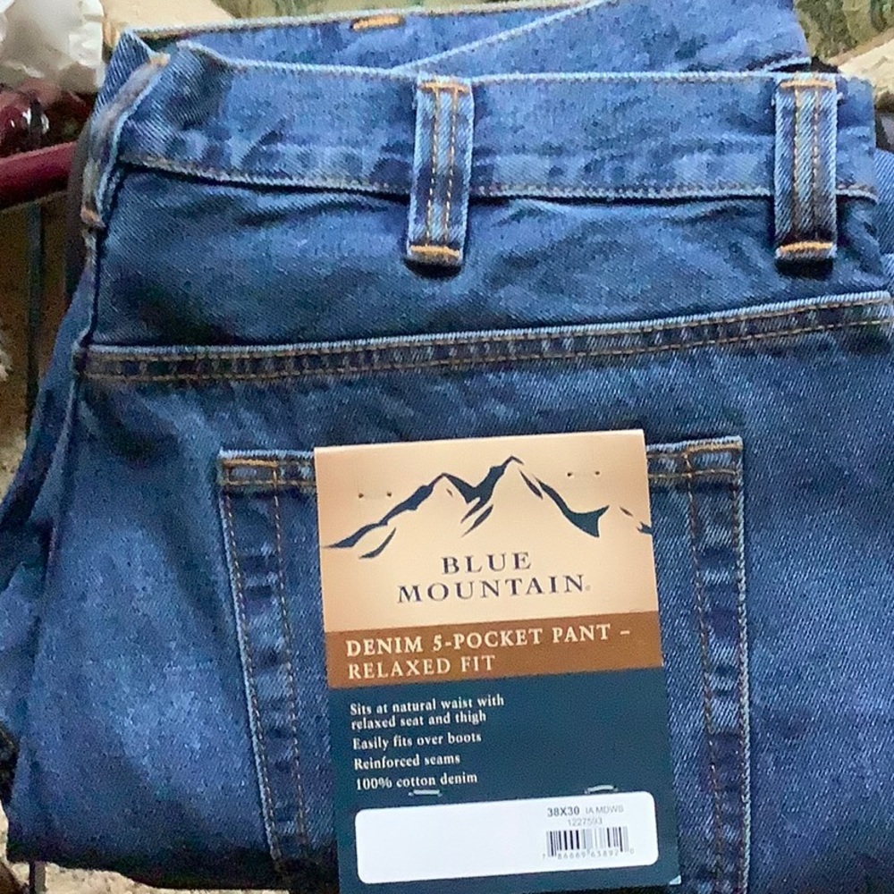 Tractor Supply Blue Mountain 5 pocket jeans. Size 38” x 30”. Relaxed look